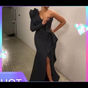 Formal dress bought online and was too big brand new never worn